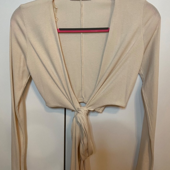 Tops - Picture 13 of 16